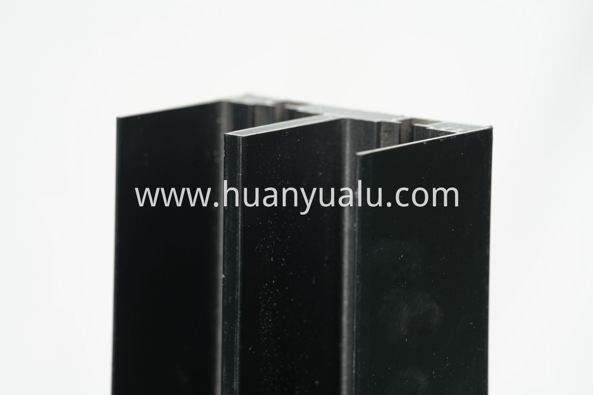 Hanging rail sliding door